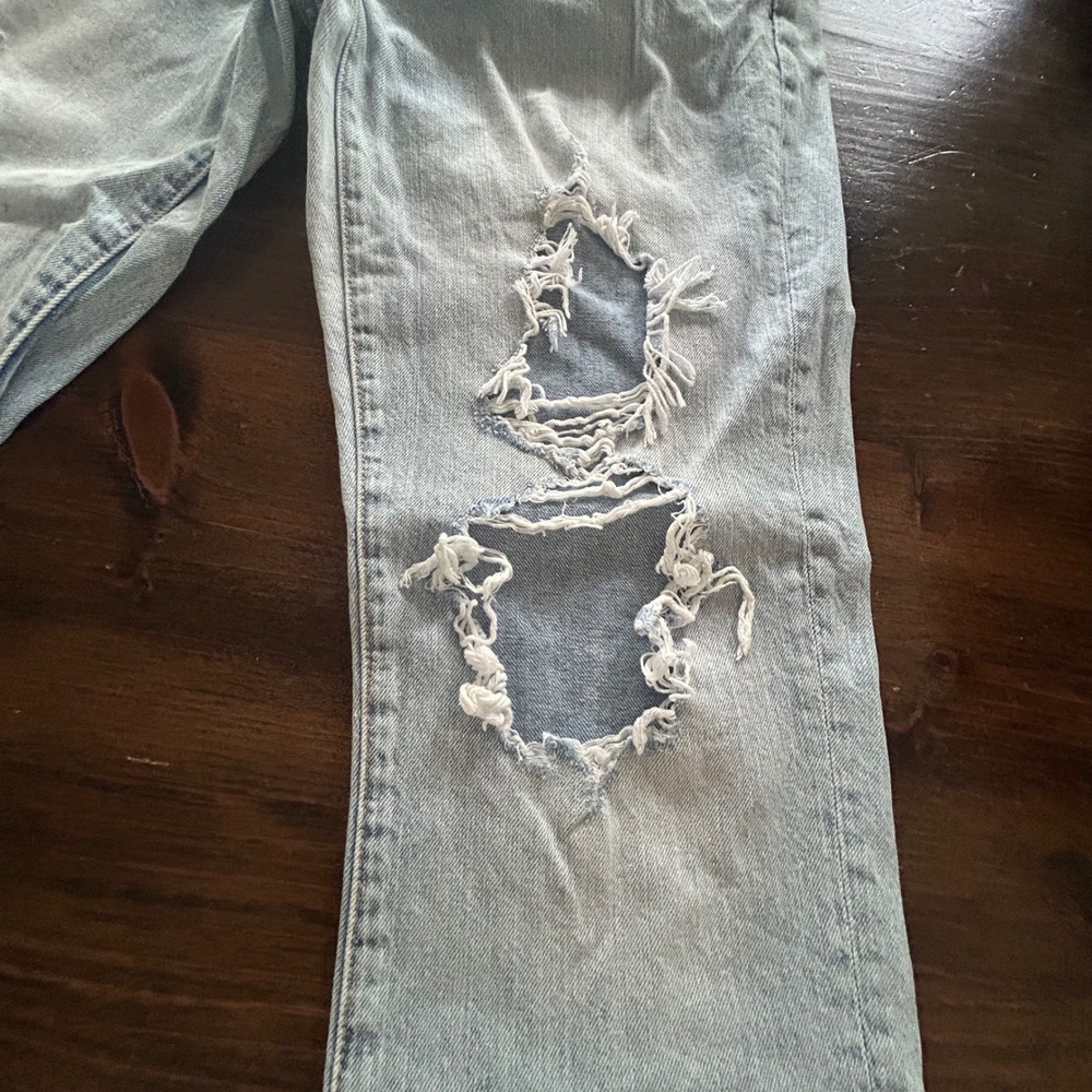 Aeropostale Women Boyfriend‎ Jeans 8 Ripped Distressed Denim Casual Lightweight - Picture 3 of 9